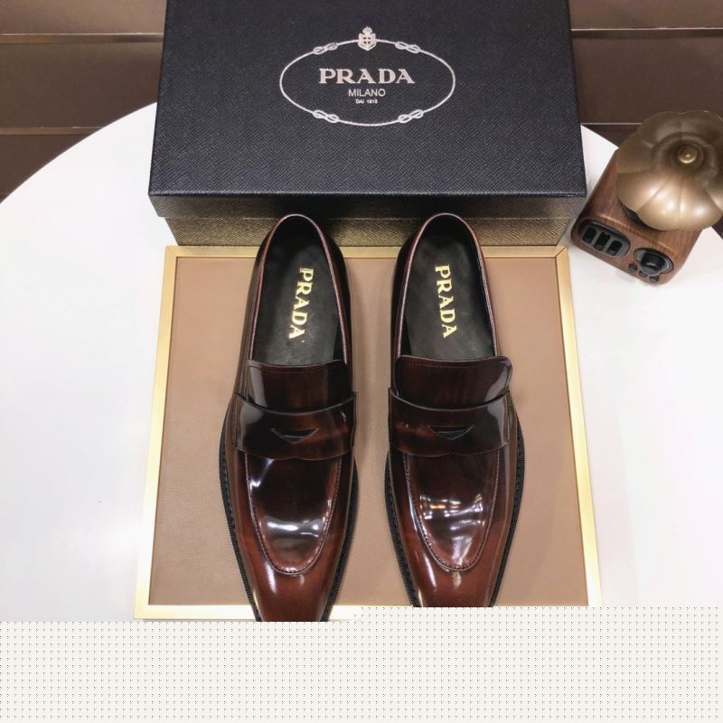 Pra*a leather shoes